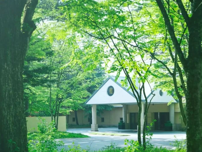 写真：軽井沢ホテルブレストンコート外観