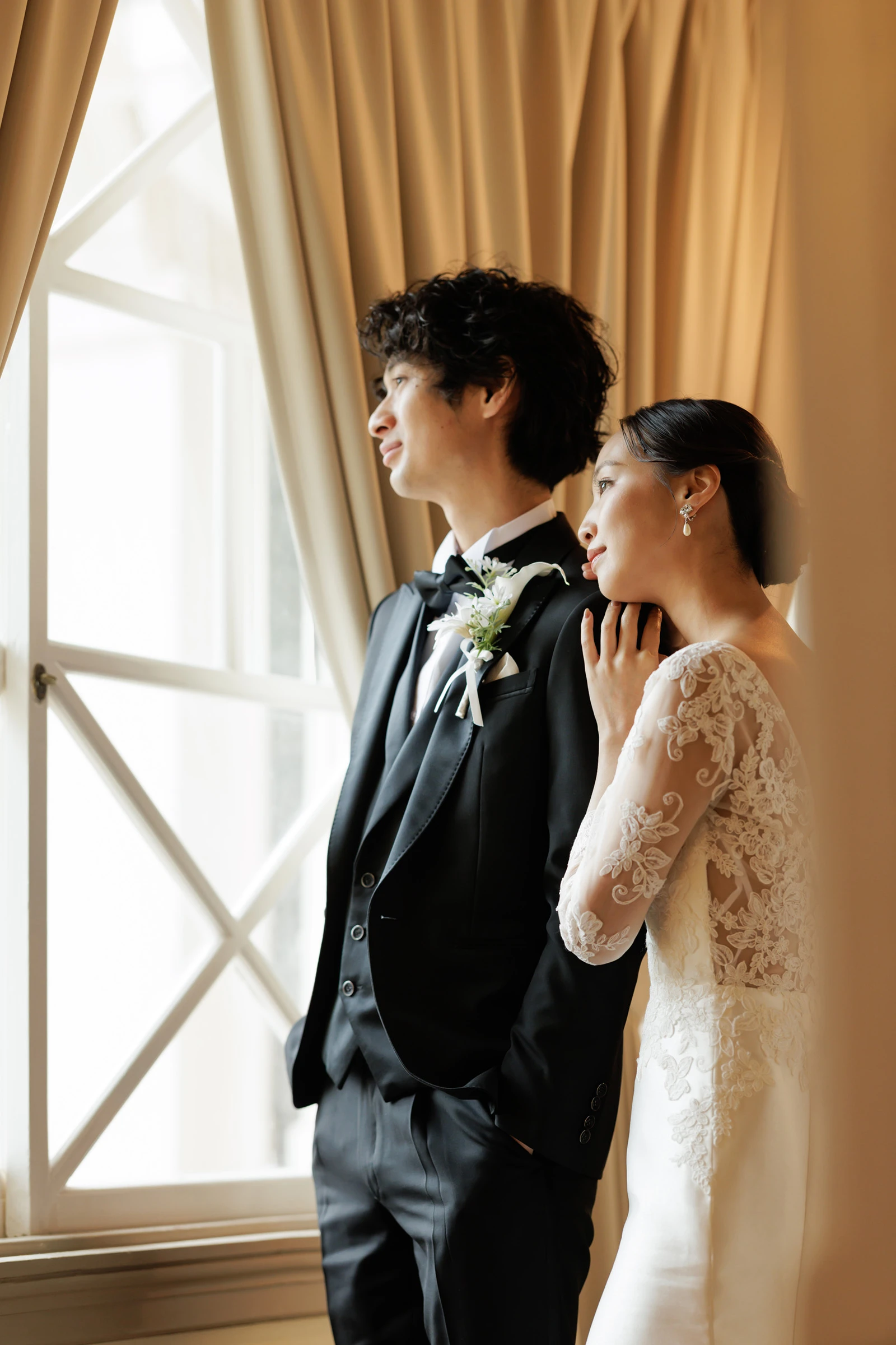 写真：洋装 屋内