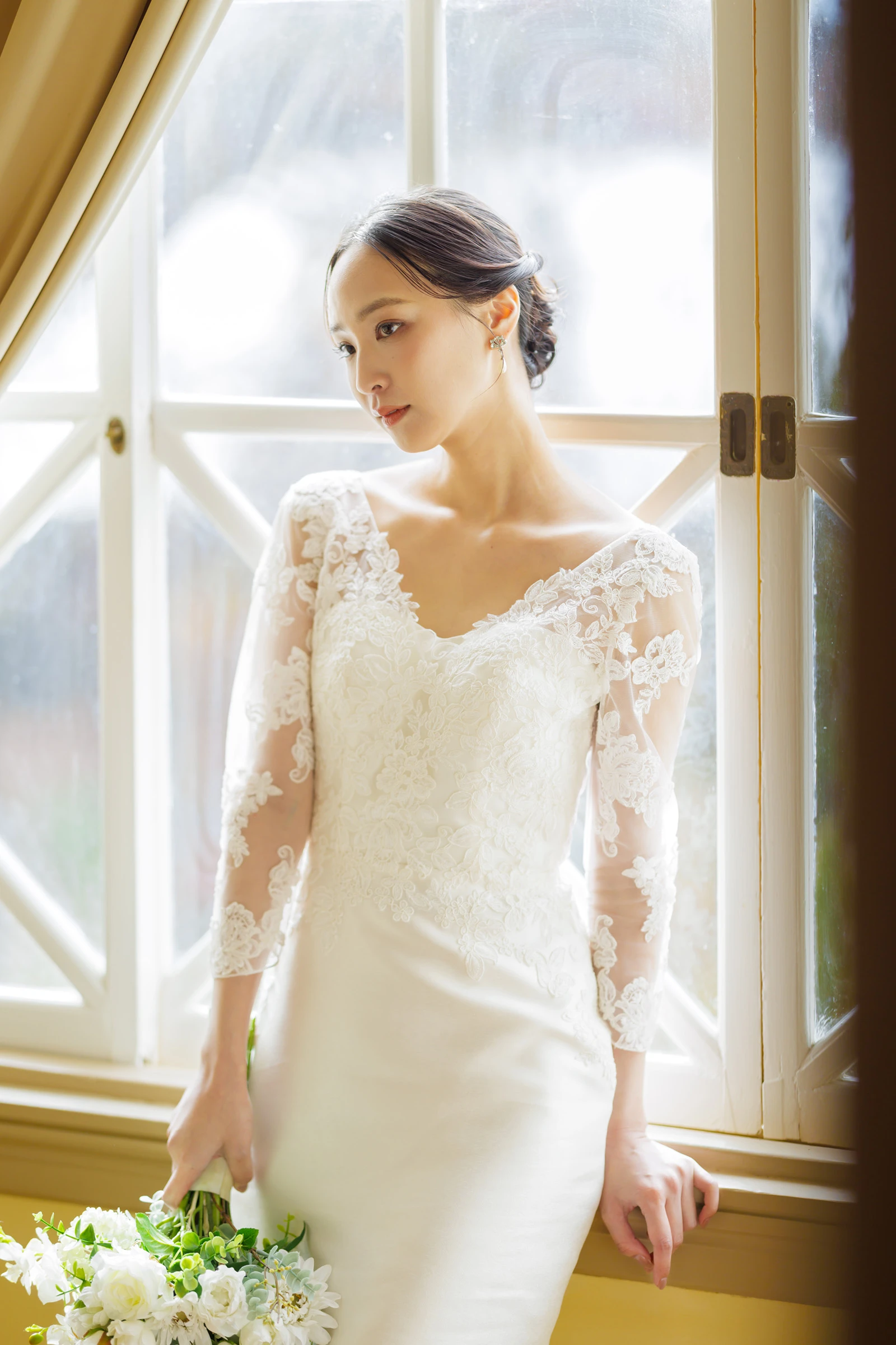 写真：洋装 屋内