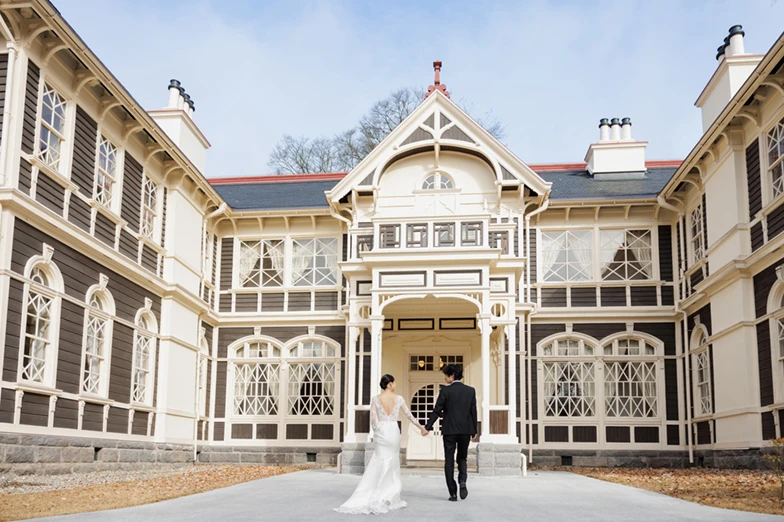 写真：洋装 屋外