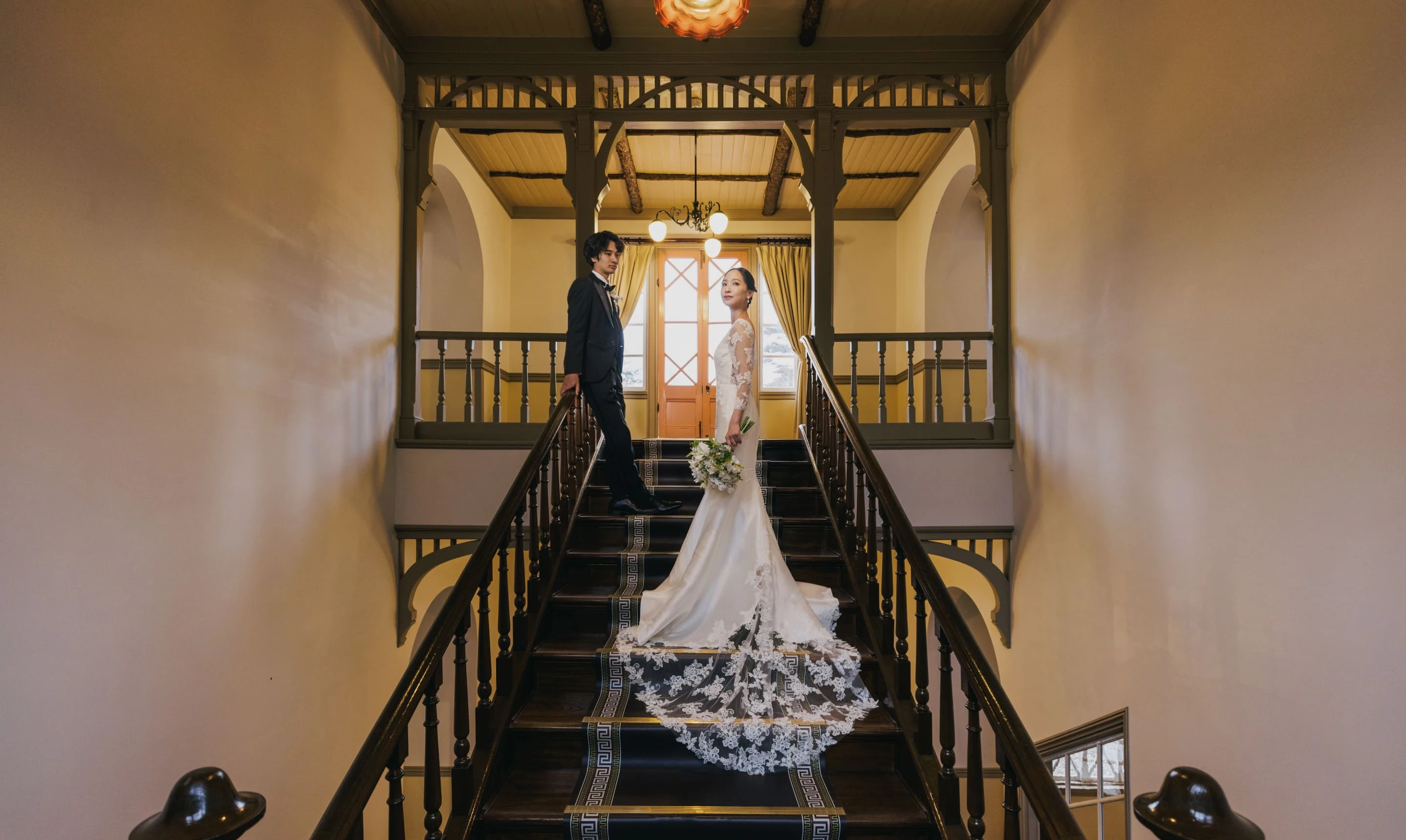 写真：重要文化財 旧三笠ホテルでのロケーションフォト