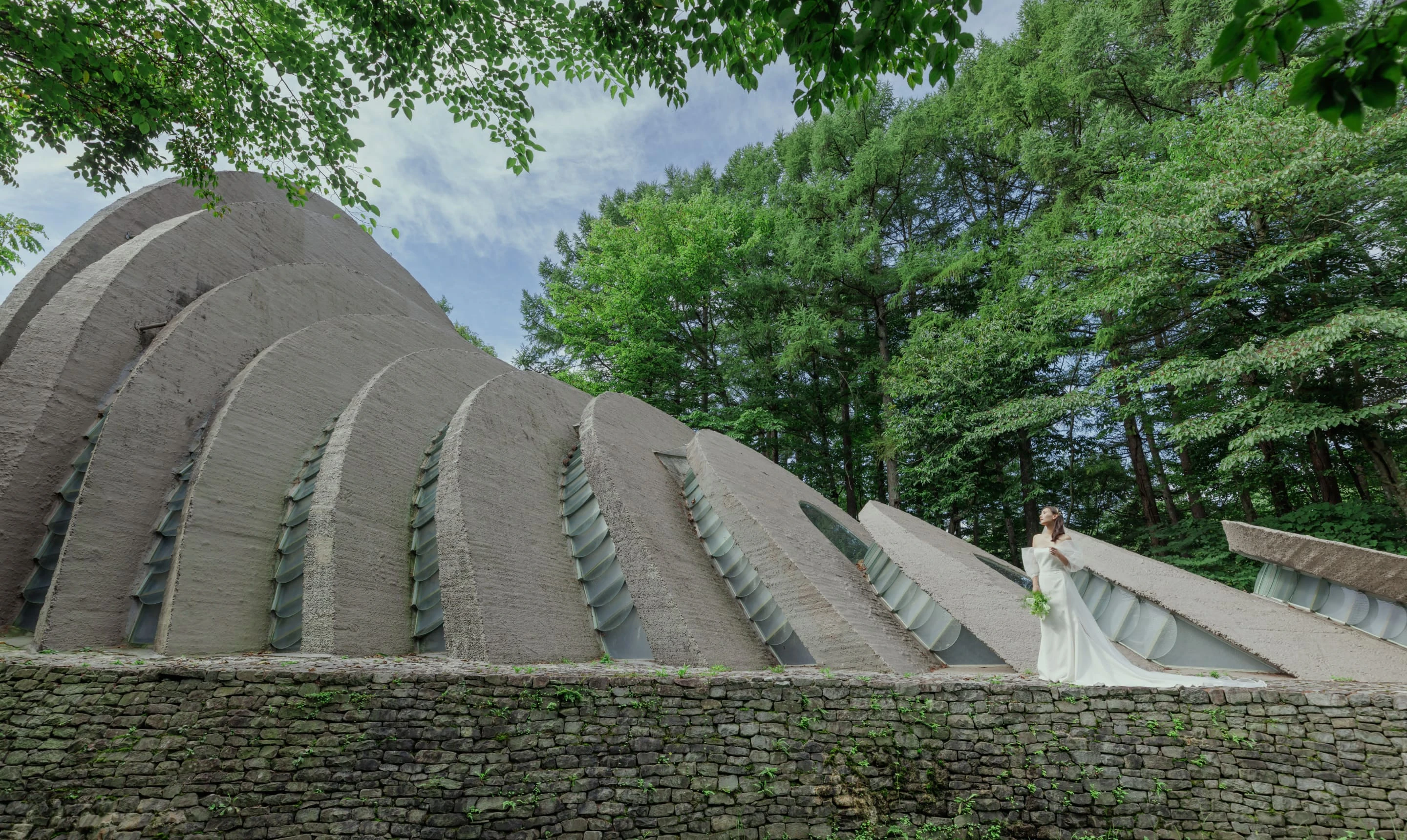 写真：石の教会 内村鑑三記念堂でのロケーションフォト